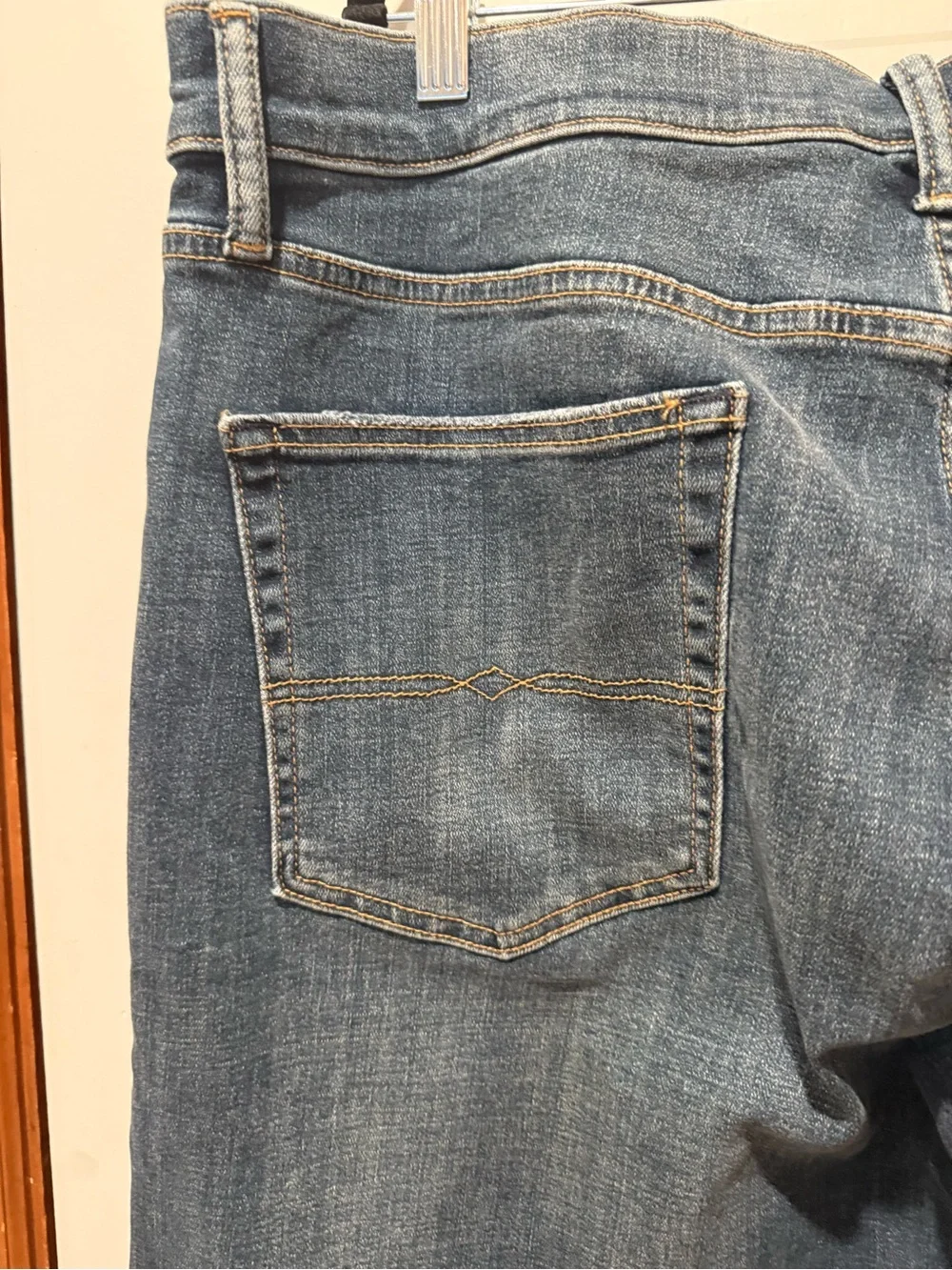 Lucky brand men’s stonewash denim